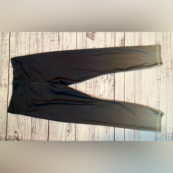 Athleta Ombré Dark-to-Light Gray Leggings - Picture 3 of 3